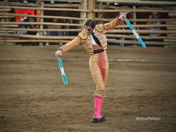Encelando a la distancia