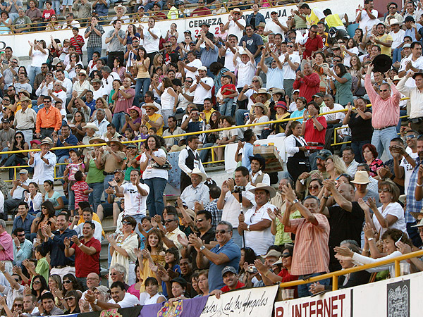 Extasiada la afici�n