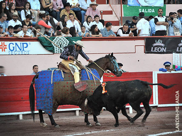 Vara de Rodolfo Villalobos