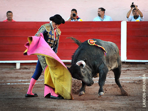 El capote de Germ�n S�nchez