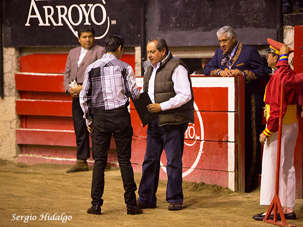 La ovaci�n para Pepe Arroyo