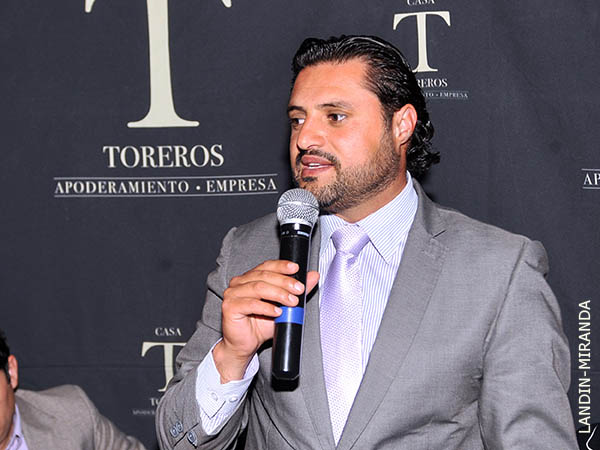 Octavio Mart�nez, alcalde de Jalos