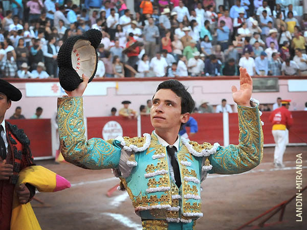 Solitaria vuelta del moreliano