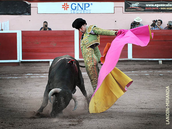 Dict� c�tedra en las gaoneras