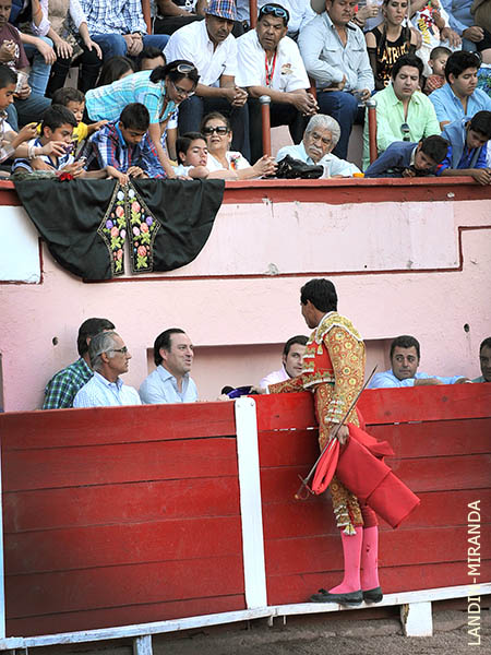 Brindis a Claudio Huerta