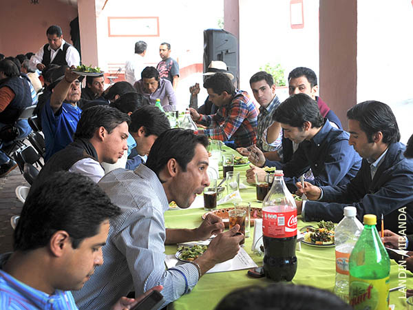 Paella valenciana en la merienda