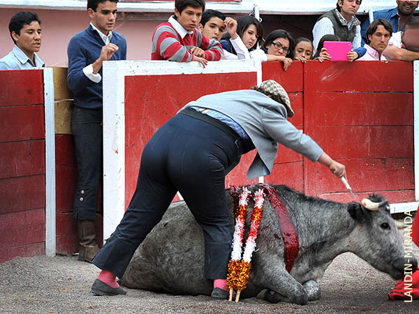 Claudio L�pez, oficiando