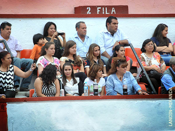 La familia a los toros