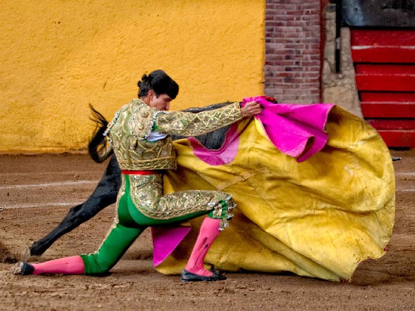 Lanceando de Rodillas