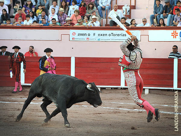 El vuelo de H�ctor Rojas