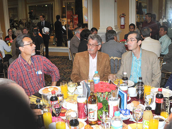 Gabriel y los jueces de plaza