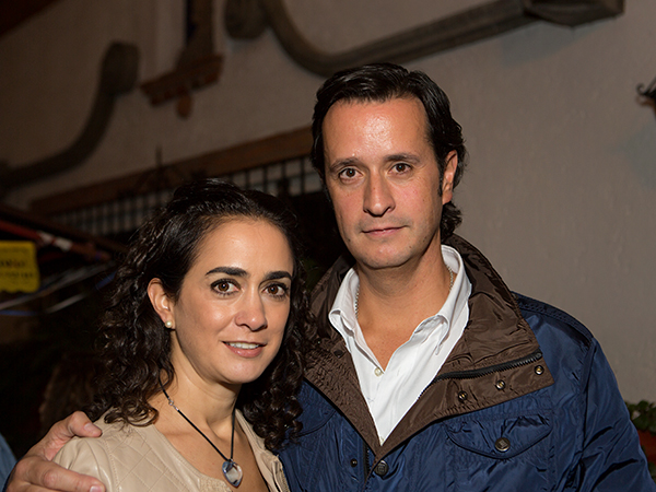 Rafael Cu� y esposa