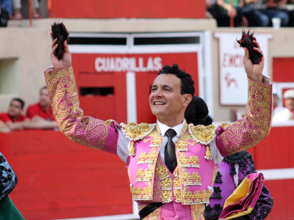 Sp�nola, tarde de cuatro orejas