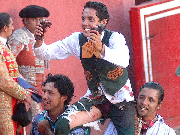 Feliz presentaci�n con los suyos