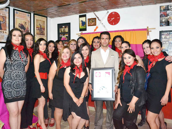 Arturo Mac�as y las nuevas pe�istas