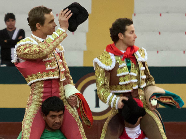 Aupados y triunfantes