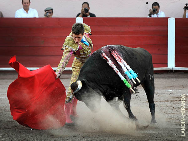 Demostr� buenas maneras