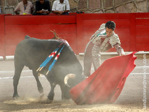 La barbilla en el pecho