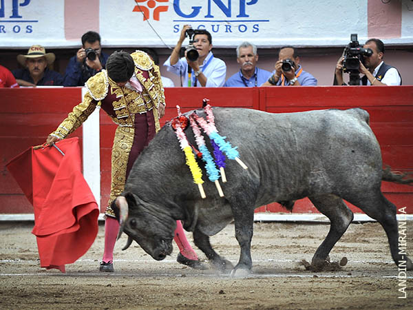 Sobre las rayas del tercio