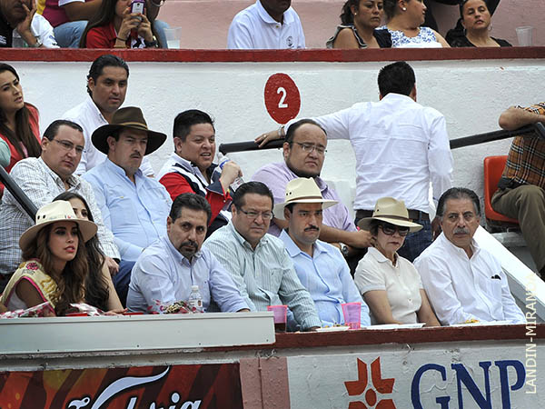 Jes�s Ortega en el palco del edil