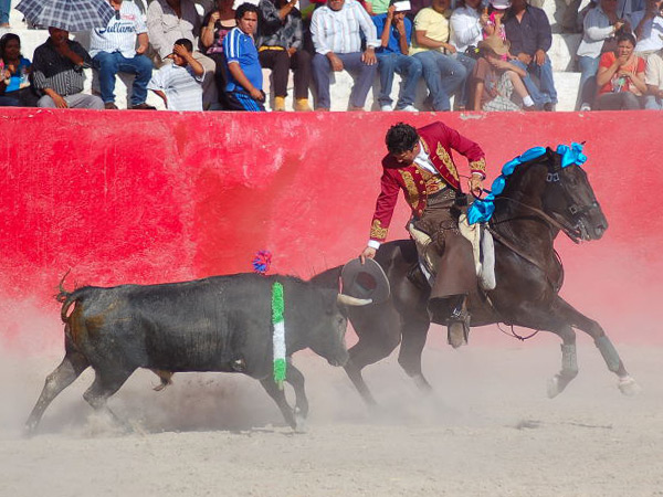 Toreando con el sombrero