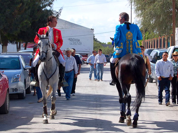 Hijo y padre, antes de la corrida
