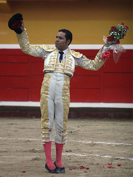 Angelino contundente