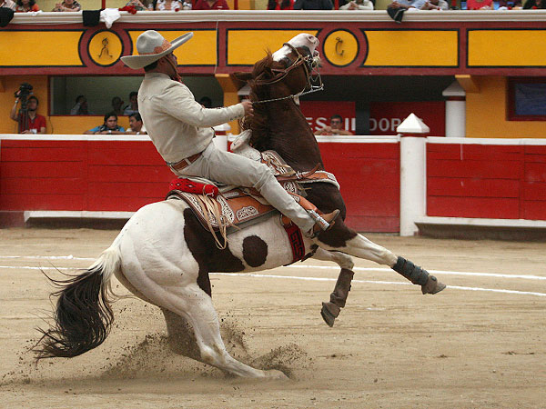 Jorge Rivera rayando