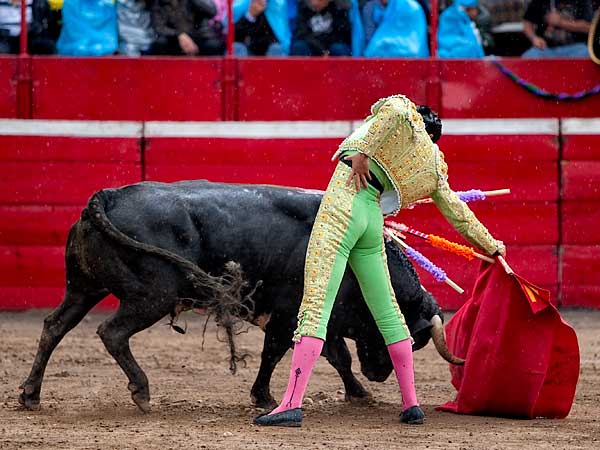 Alargando el muletazo