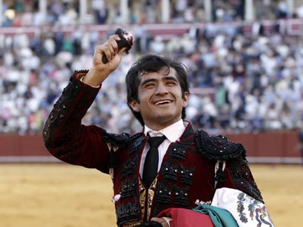 Firm� una actuaci�n muy seria