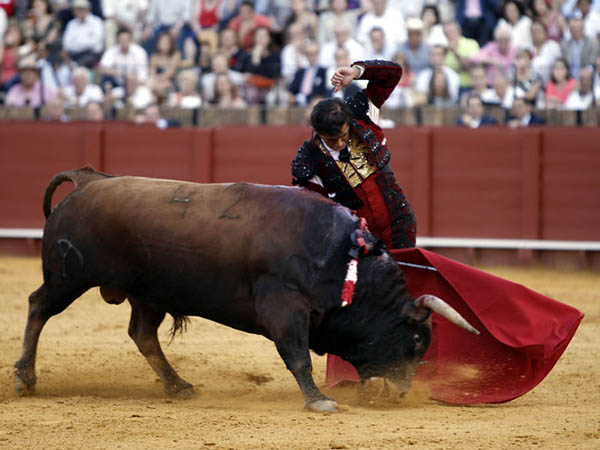 ...Y volvi� a la diestra