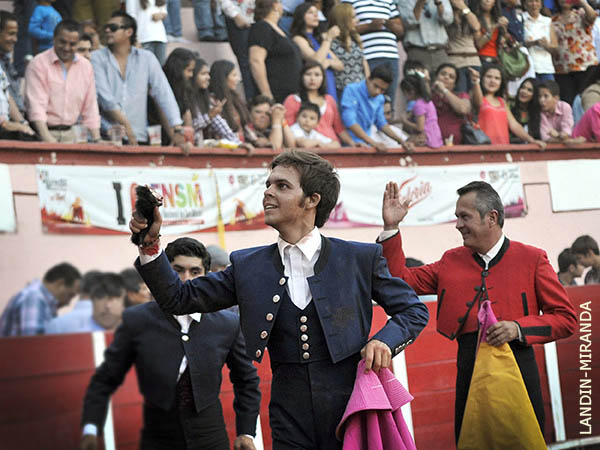 Triunfal encuentro taurino