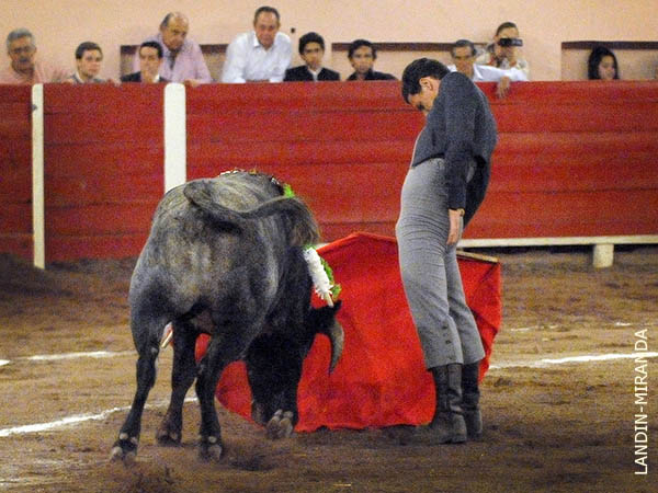 Asentado en los ri�ones