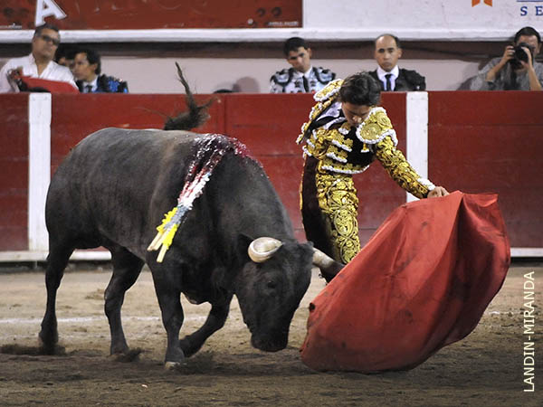 Peg� una estupenda tanda al natural