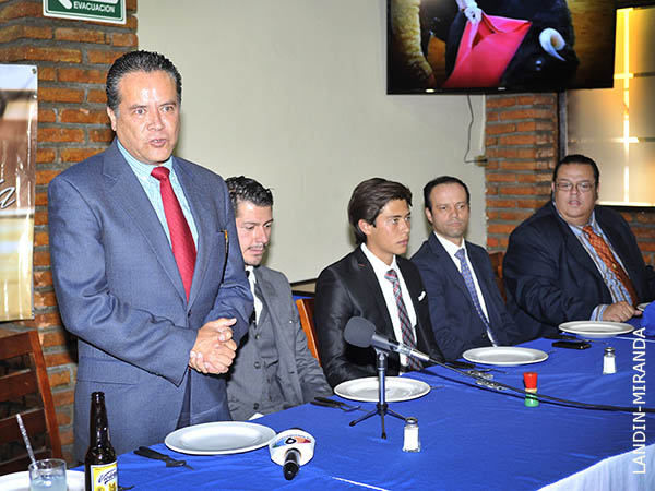 La presentaci�n de C�sar Pastor