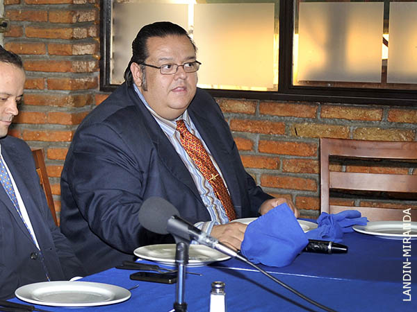 Bienvenida de Paco �vila