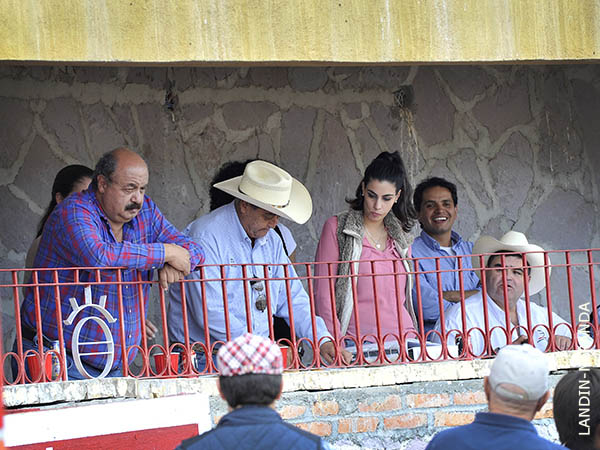 Los Medina e invitados