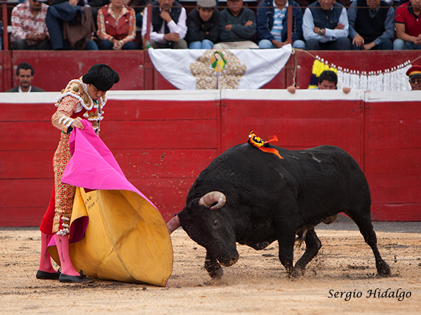 Saludando a su primero