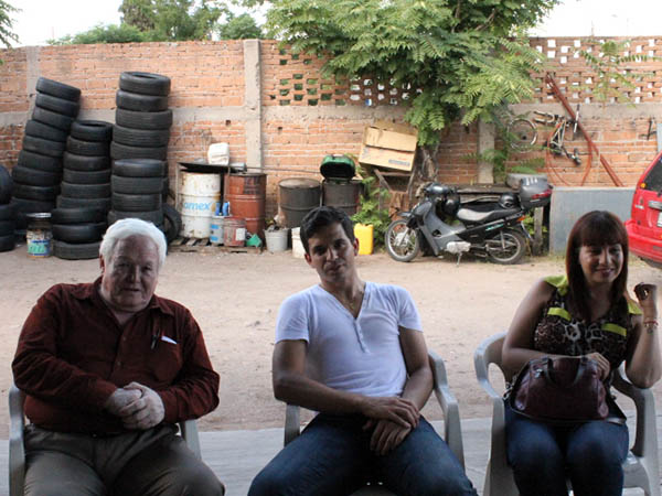 Fernando, Chihuahua y Ang�lica