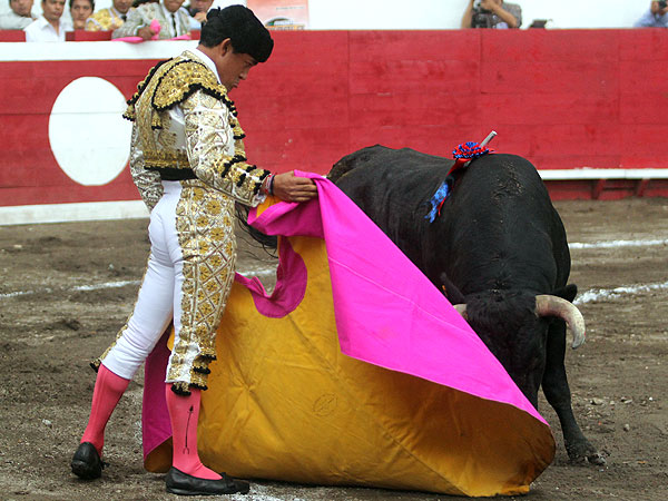 Rafael Ortega lanceando al primero