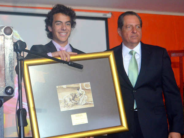 Aquino Ferrer y su premio