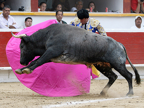 Amaya, con el capotillo