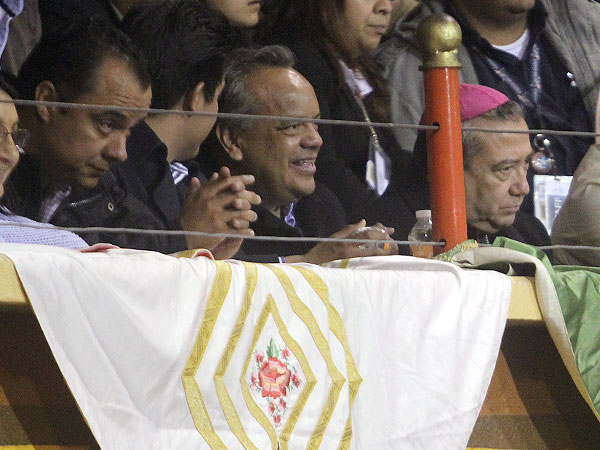 El alcalde y el obispo