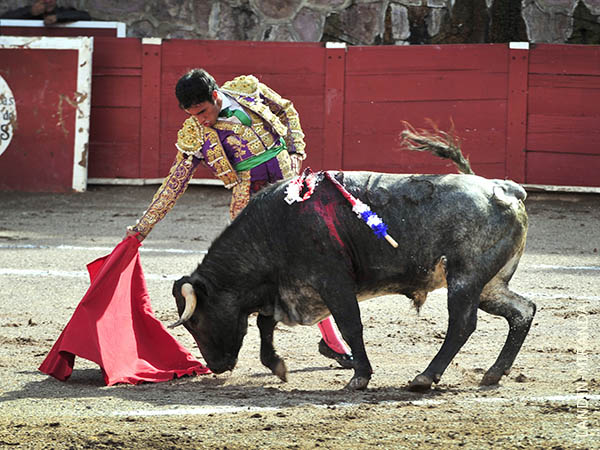 La mano en la cintura