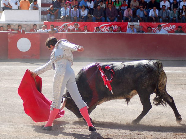 El inicio del pase de pecho