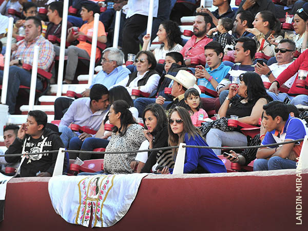 Lindas zacatecanas en barrera