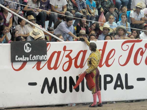 Brindis de Barba a Checo