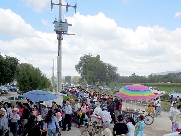 Enorme fila para entrar