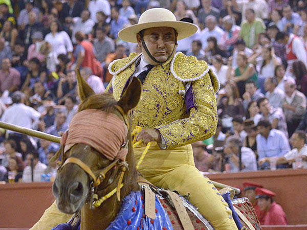 Juan Cobos, guardando la puerta