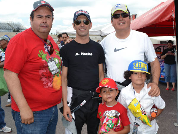 Los hermanos Arellano y Arturo